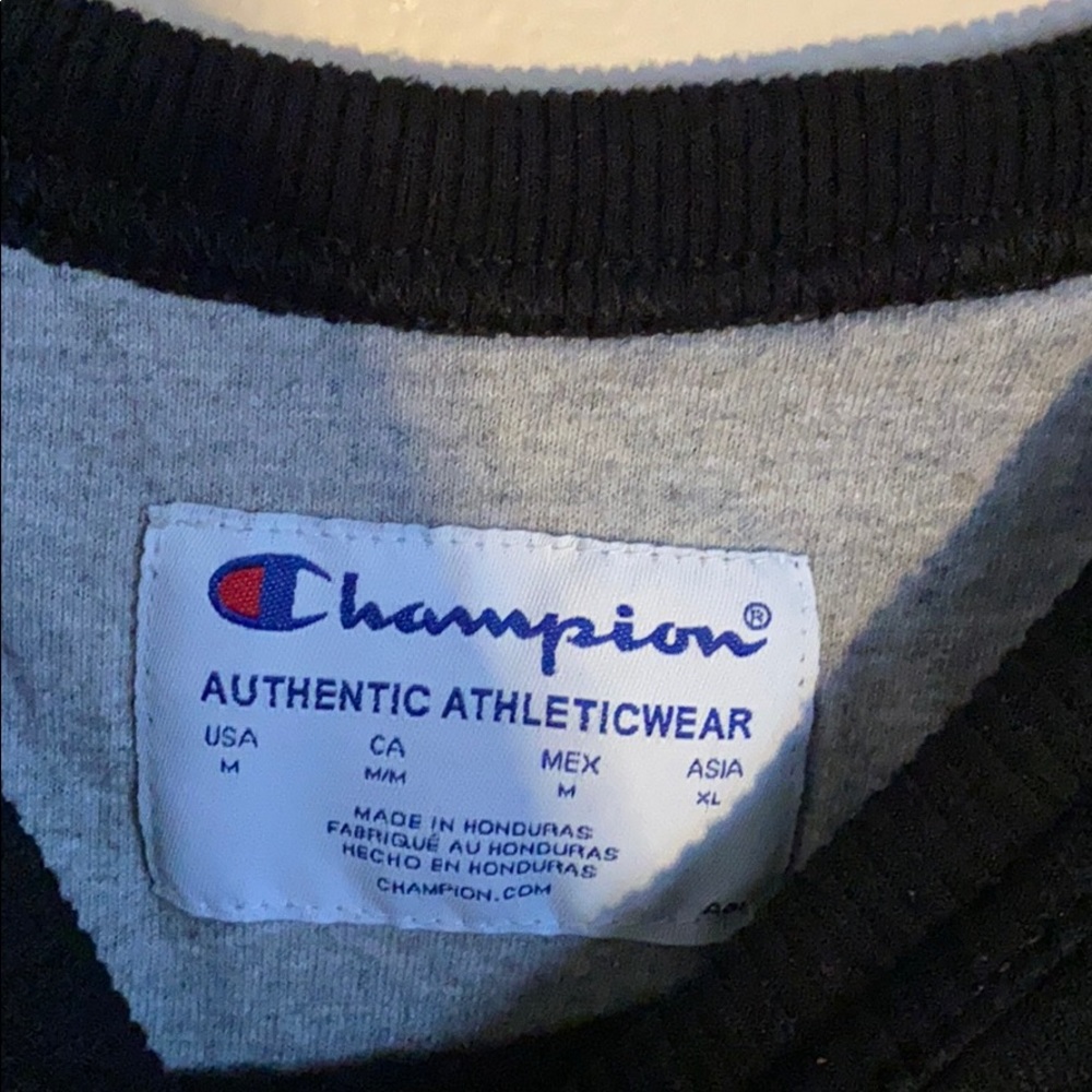 Champion Crew Neck - Picture 2 of 2